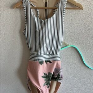 Albion Fit Island Fever Floral Striped Castaway One-Piece Swimsuit size med